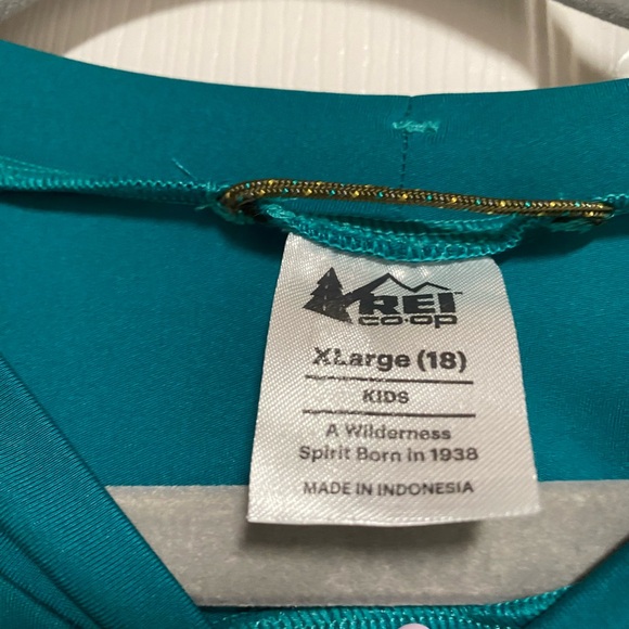 REI Top Size XL 18 - Picture 3 of 6